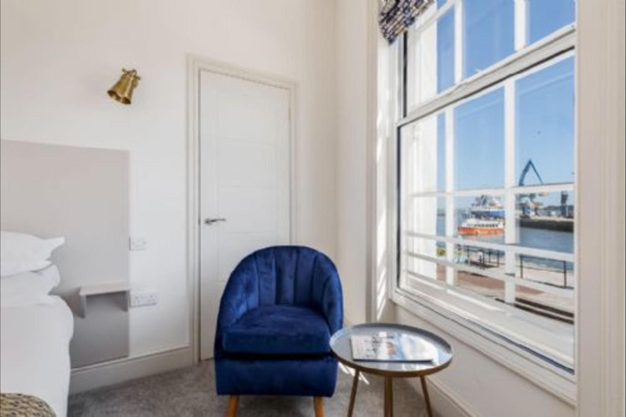 Custom House Poole - Overlord Chamber Екстер'єр фото