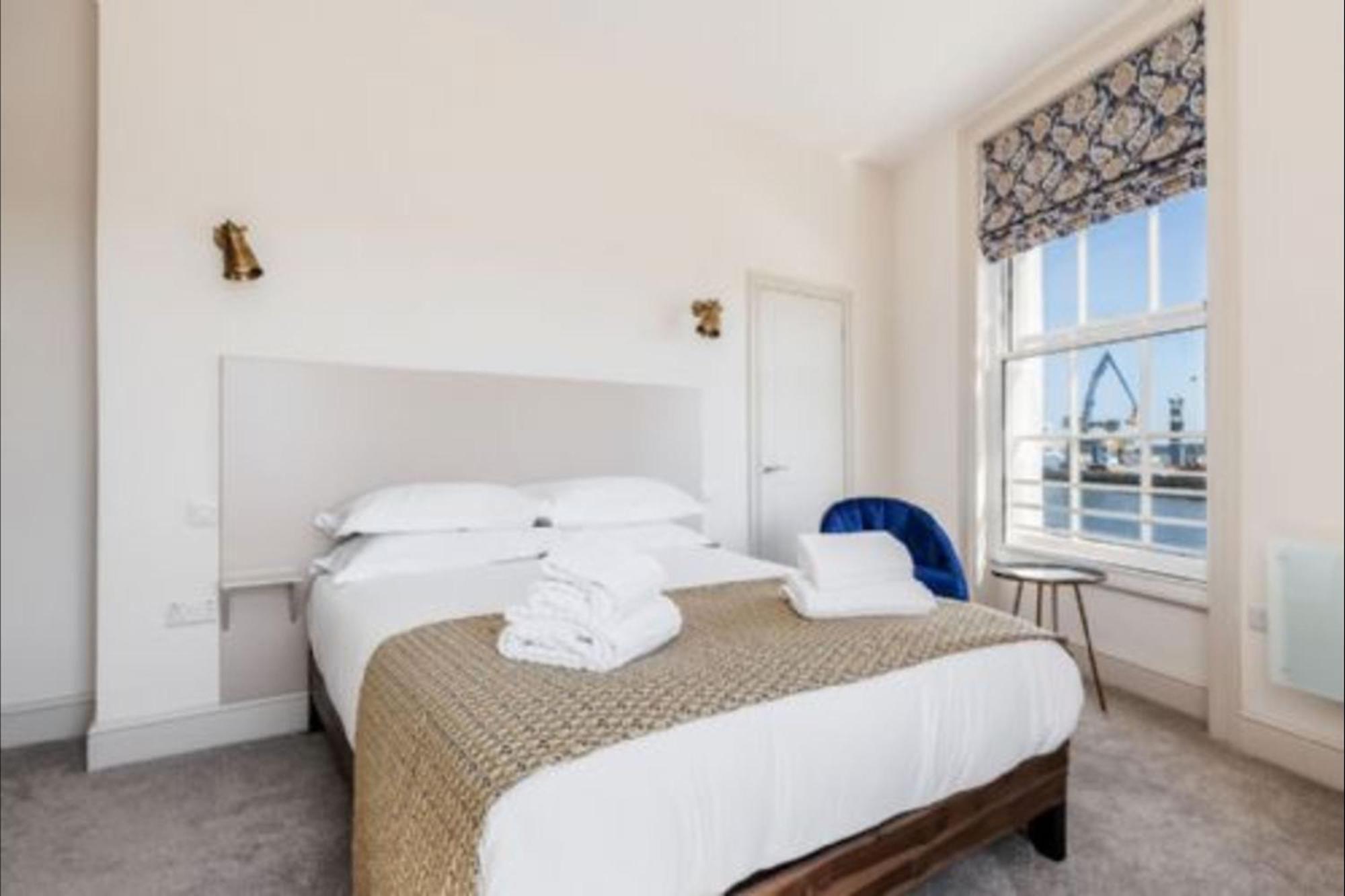 Custom House Poole - Overlord Chamber Екстер'єр фото