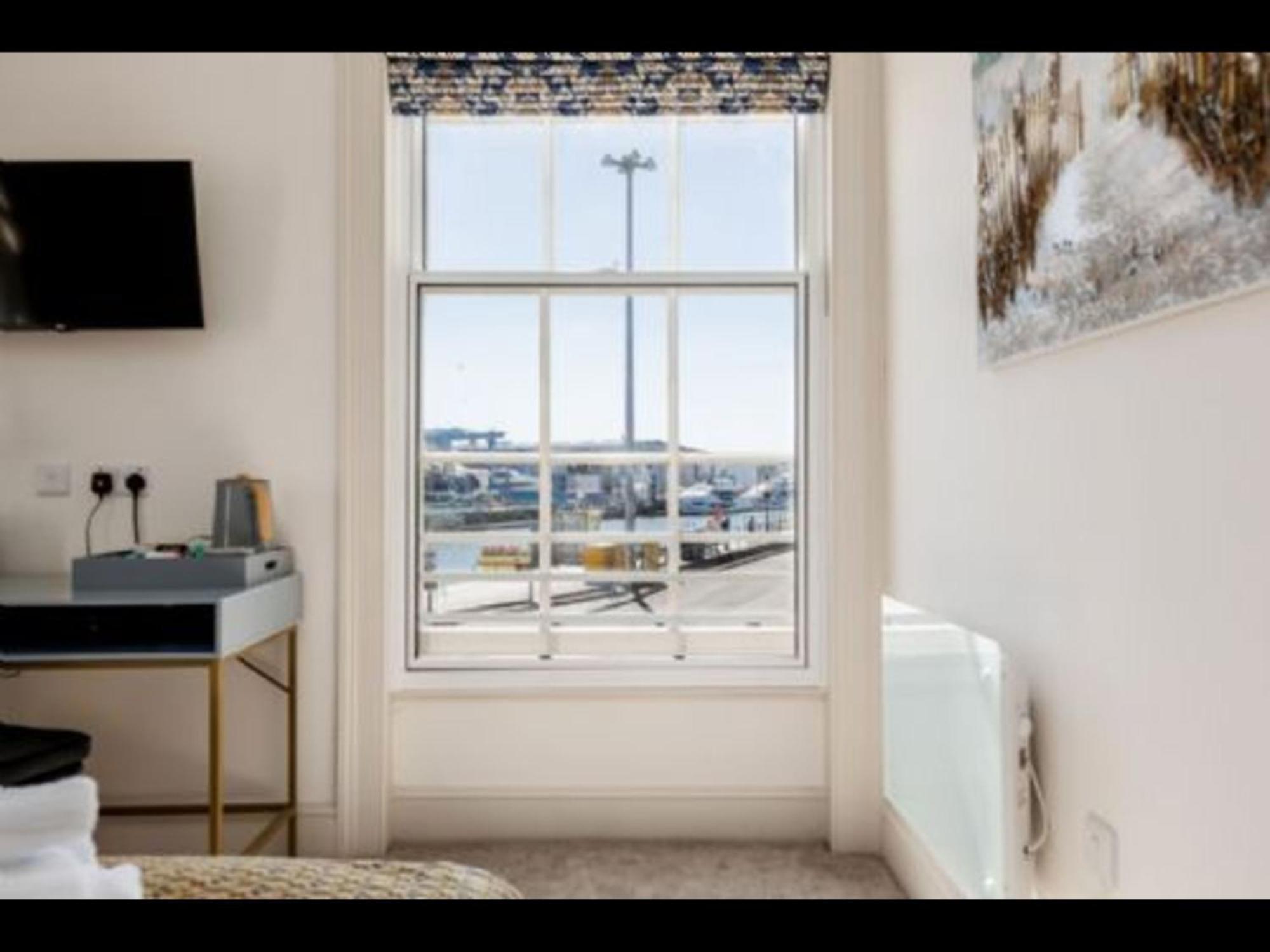 Custom House Poole - Overlord Chamber Екстер'єр фото